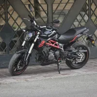 بنلی ۳۰۰ دو سیلندر