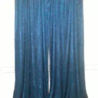 تابلو با پرده دوتیکه مخمل و یک پرده طوری همش نو|تابلو، نقاشی، عکس|مشهد, تبادکان|دیوار