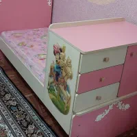 تختخواب و کمد کودک
