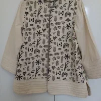 تعدادی لباس نو