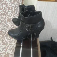 بوت زنانه|کیف، کفش، کمربند|میانه, |دیوار