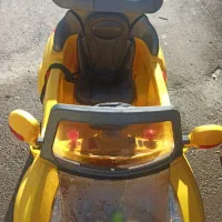 ماشین اسباب بازی دو موتوره درحدنو باطری نداره|اسباب‌‌بازی|نورآباد, |دیوار