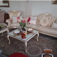 مبل ۹ نفره میز ناهار خوری ۸ نفره خیلی تمیز و سالم