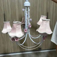 لوستر فانتزی سفید و صورتی|لوستر و چراغ آویز|اصفهان, جلفا|دیوار