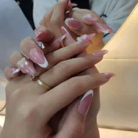 کاشت ناخن طلاب|خدمات آرایشگری و زیبایی|مشهد, طلاب|دیوار