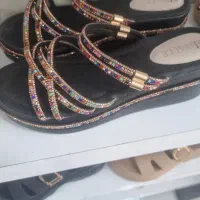 کفش و صندل نگینی