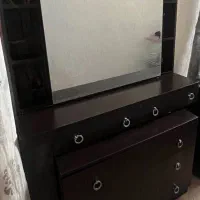 تخت دو نفره و میز آرایش و پا تختی