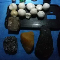 شهاب سنگ کربنی وتعدادی الماس آسیابی