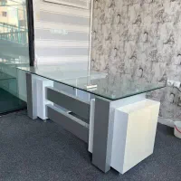 میز مدیرت و کمد اداری