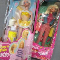 باربی خارجی قدیمی|کلکسیون اشیاء عتیقه|بندر انزلی, موج شکن|دیوار