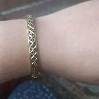 دستبند طلا گمشده است