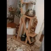 دکوری گل و گیاه و مجسمه
