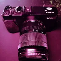 Fujifilm X-E1 + لنز 18-55  بسیار تمیز کم‌کار