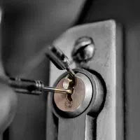 باز کردن انواع درب و قفل خدمات کلید سازی شبانه