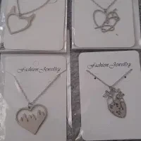 گردنبند|بدلیجات|رباطکریم, رباطکریم|دیوار