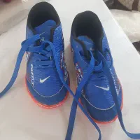 کفش فوتبال سالنی سایز۳۲|کفش و لباس بچه|قزوین, |دیوار