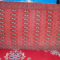 پشتی های قرمز سنتی