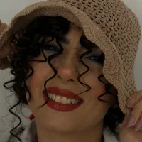 عکاس و ادیتور خانم