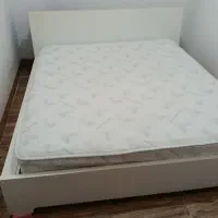 تخت خواب دونفره و میز کناراش، ام دی اف آی گلاس|تخت و سرویس خواب|چهاردانگه (تهران), |دیوار