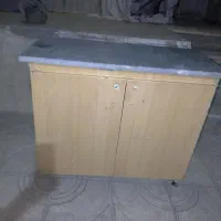 کابینت سه در و میز کار سالم و کابینت دو در سنگ دار|مصالح و تجهیزات ساختمان|کرمانشاه, |دیوار