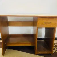 میز کامپیوتر و تحریر