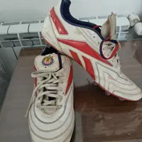 کفش فوتبالی با سایز ۴۶ یا۴۷