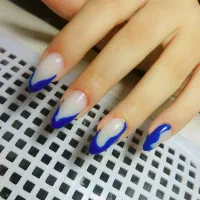 خدمات کاشت ناخن و مژه