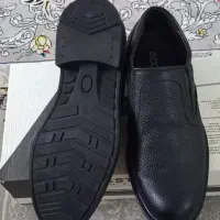 کفش چرم مجلسی مردانه سایز ۴۱ کاملا نو