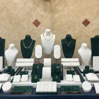 مانکن طلافروشی/ ویترین طلافروشی / استند طلا