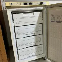 فریزر آزمایش سالم و تمیز. جداگانه. قیمت مناسب