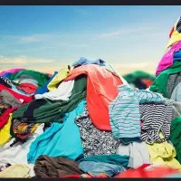 لباس کهنه  و دور انداختنی