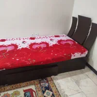 تخت نفره با کفی خوش خواب سالم سالم بوفه طلایی