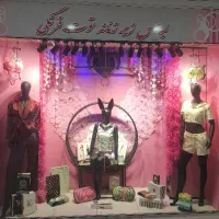 فروشنده خانم حضوری