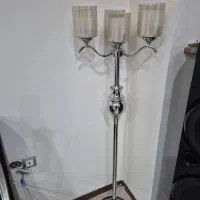 آباژور ایستاده