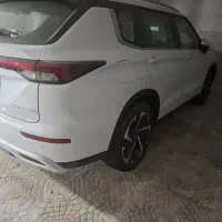 اوتلندر p-line میتسوبیشی پی لاین