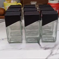 بانکه شیشه ای