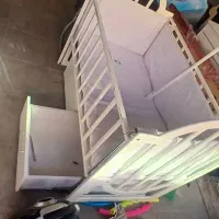 تخت گهواره ای تمیز کارکرده