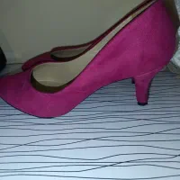 کفش پاشنه بلند کاملا نو سایز ۳۹ به قیمت ۱۵۰۰