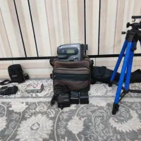 سه عدد دوربین و یک پایه به فروش میرسد