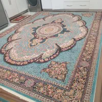 دوعدد فرش ۱۲ و ۶ متری در حد نو ۷۰۰شانه قیمت توافقی