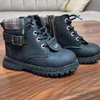 بوت دخترونه کاملا نو سالم هست سایز ۲۵