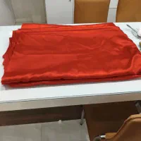 پارچه ساتن قرمز براق