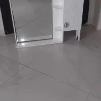 آیینه و باکس سرویس بهداشتی