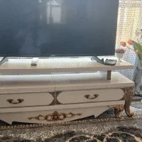 تلویزیون ال ای دی ۴۹ اینچ LG همراه با میز و...|تلویزیون و پروژکتور|اصفهان, لیمجیر|دیوار