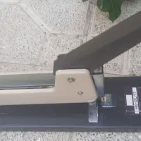 دستگاه منگنه زن صحافی