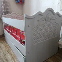 تخت کودک گهواره‌ای درحد نو