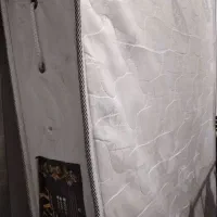 تشک یک نفره برای تخت.