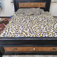 تخت خواب دونفره چوب سالم همراه تشک