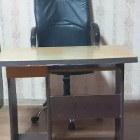 صندلی چرخدارومیزکامپیوتر