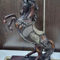 مجسمه رزین طرح چوب